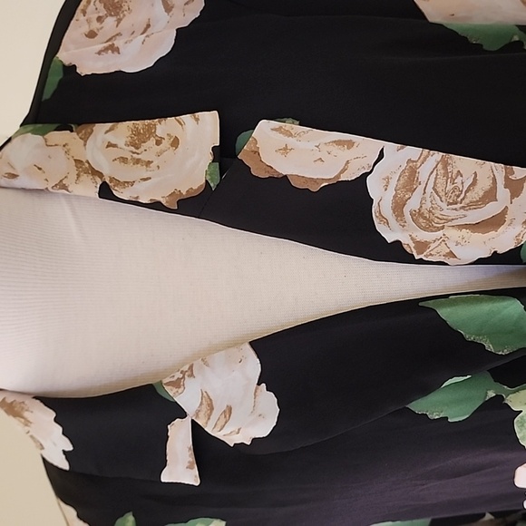 New! Forever 21 black floral large open light weight jacket. - Picture 2 of 11